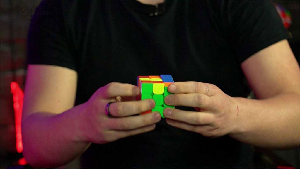 Speedcuber aneb mistr ve skládání Rubikovy kostky