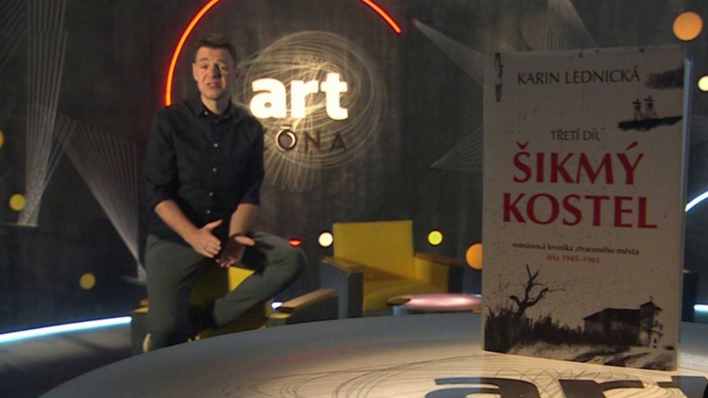 Recenze trilogie Šikmý kostel