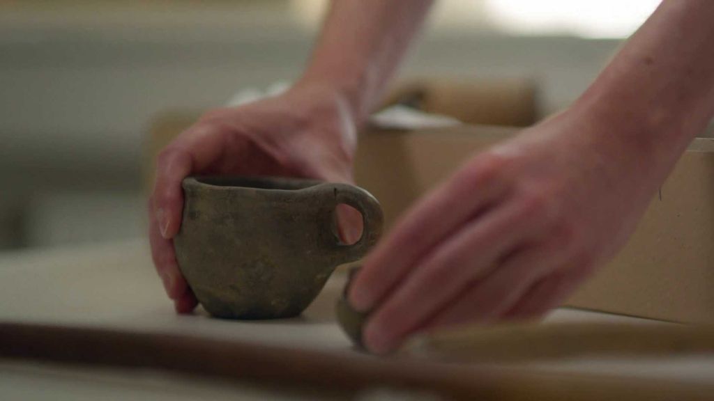 S čím si hrály pravěké děti