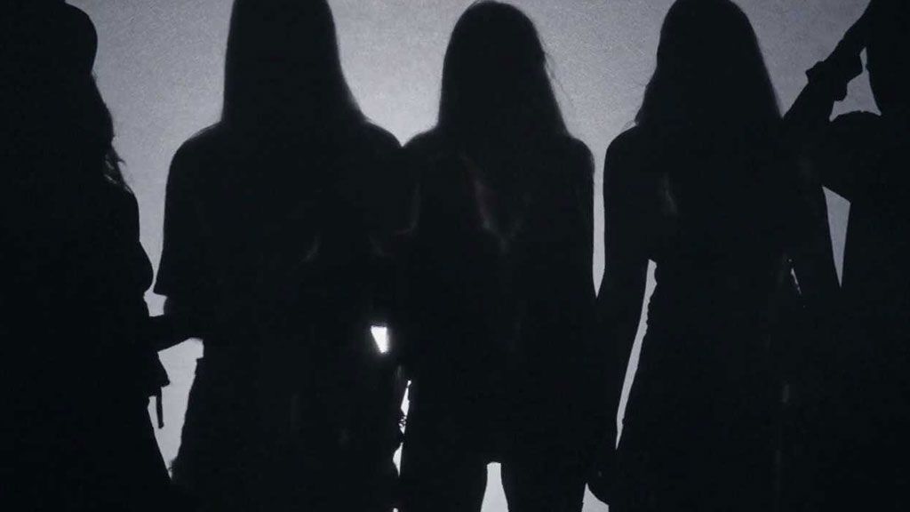 Generace Nika (9): Pračka mezi dvěma světy