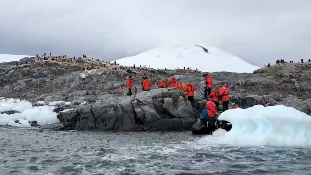 Antarktida: Země ledu