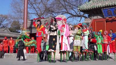 Číňané slaví příchod roku Draka