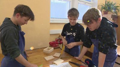 Jak vypadají regionální zprávy: Žáci jindřichohradecké školy pomáhají přírodě