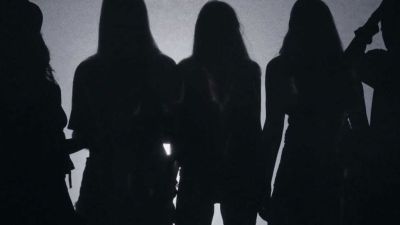 Generace Nika (9): Pračka mezi dvěma světy