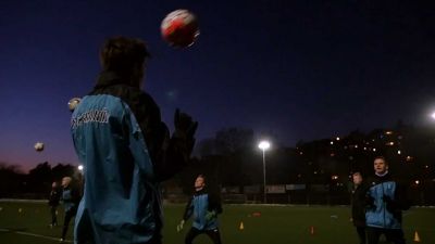 Fotbal: Trénink hry hlavou